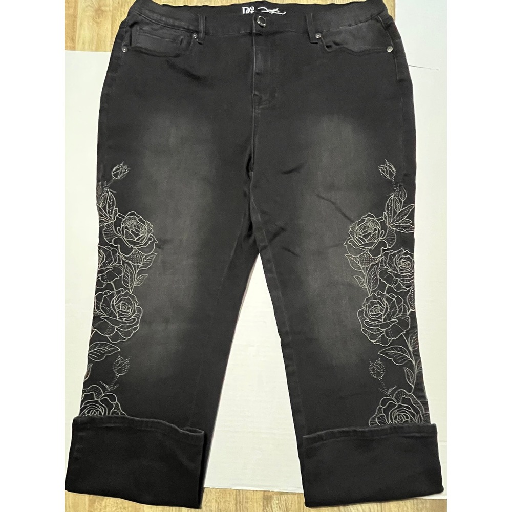 DG2 Diane Gilman Black Rose Embroidered Classic Stretch 16PW Floral Denim Jeans - Picture 1 of 9